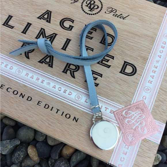 Natural Shiva Eye Pendant - 925 Sterling Silver, bead ball accents. - Picture 1 of 7